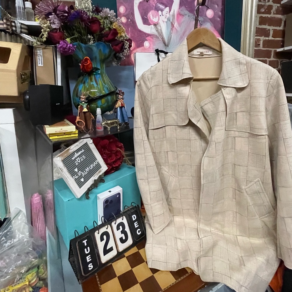 Solitaire trench coat